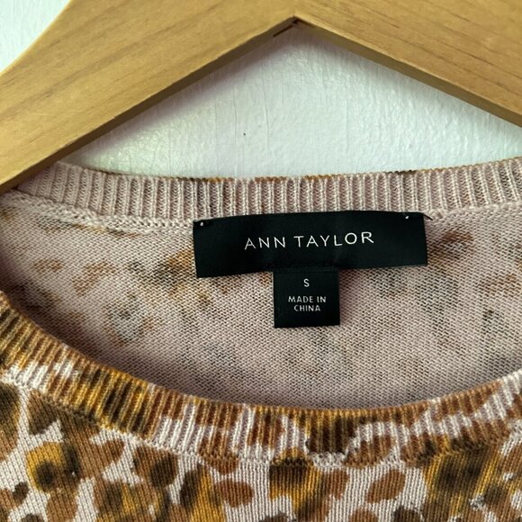 Ann Taylor Animal Print Sweater Womens Small Round Neck Pullover - Picture 3 of 5